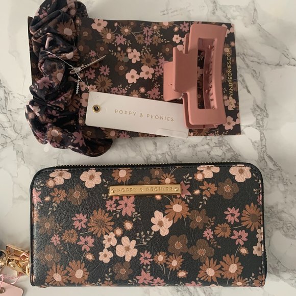 Poppy & Peonies Handbags - Poppy & Peonies Wallet and Hair Accessories BNWT!